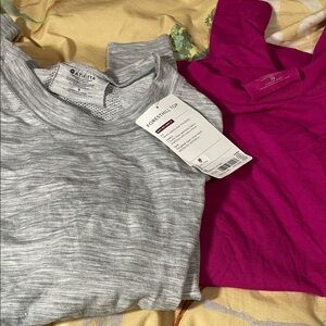 Athleta Heather Gray and Magenta Wool Forrest Hill top. These are soft wool